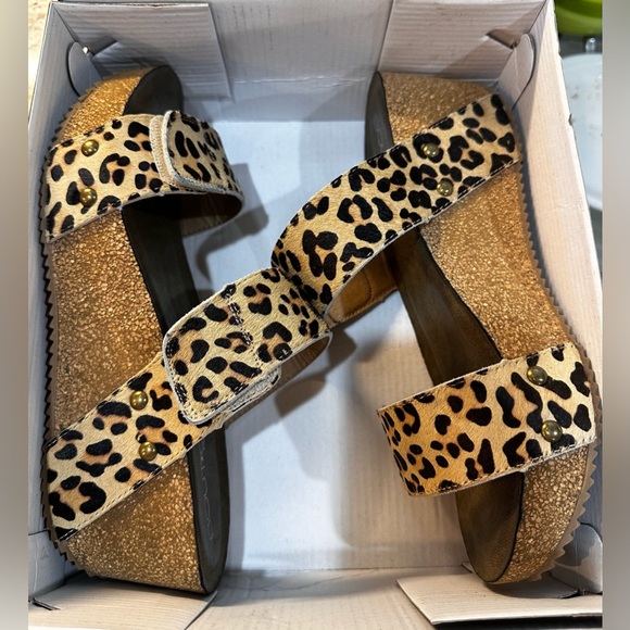 Corky Double Strap Wedge Sandals - Picture 4 of 5